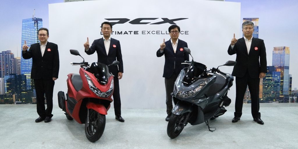 AHM_All-New-Honda-PCX_02.jpg