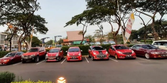 mobilmerah2.jpg