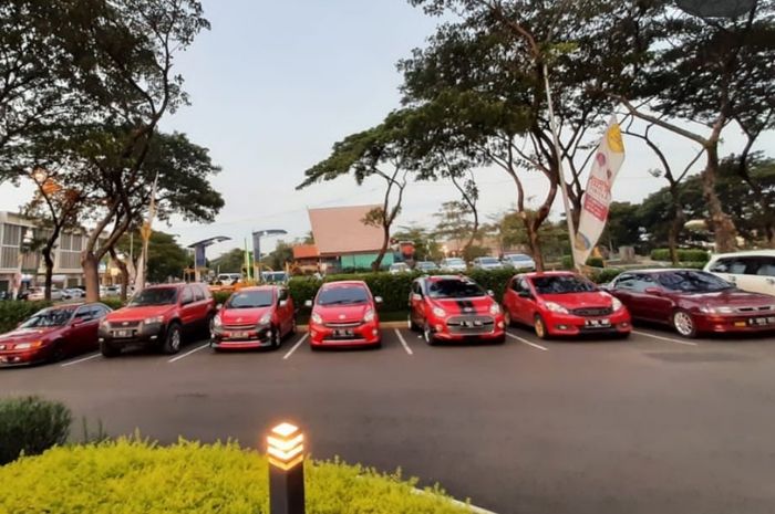 mobilmerah2.jpg